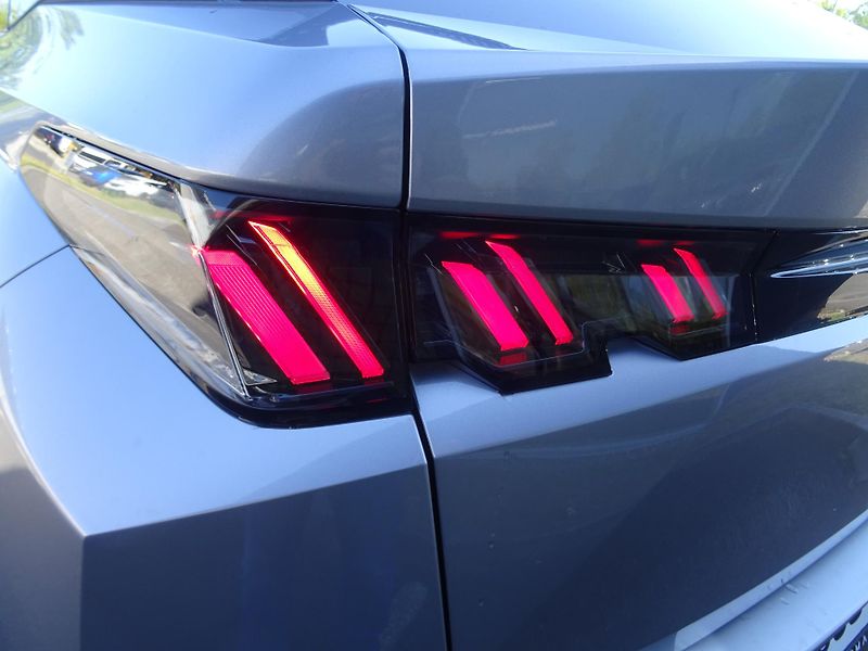 Peugeot 3008 (2026) BUSINESS Hybrid 145k e-DCS6 - fotka 44 z 45