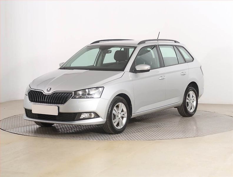 Škoda Fabia (2022) 1.0 TSI, Serv.kniha - fotka 2 z 17