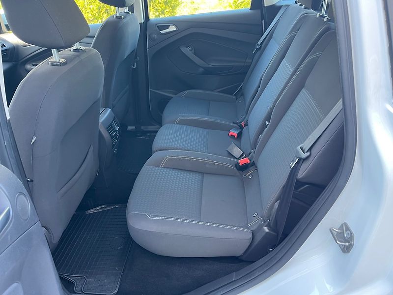 Ford C-MAX (2015) 1.5 TDCi Top Stav - fotka 8 z 17
