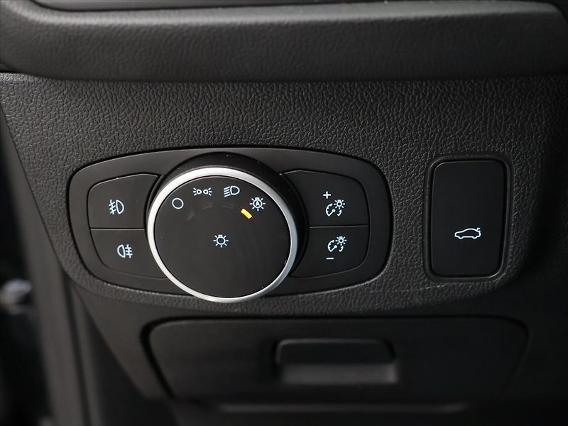 Ford Focus 2,0 TDCI 110kW Titanium LED - fotka 18 z 33