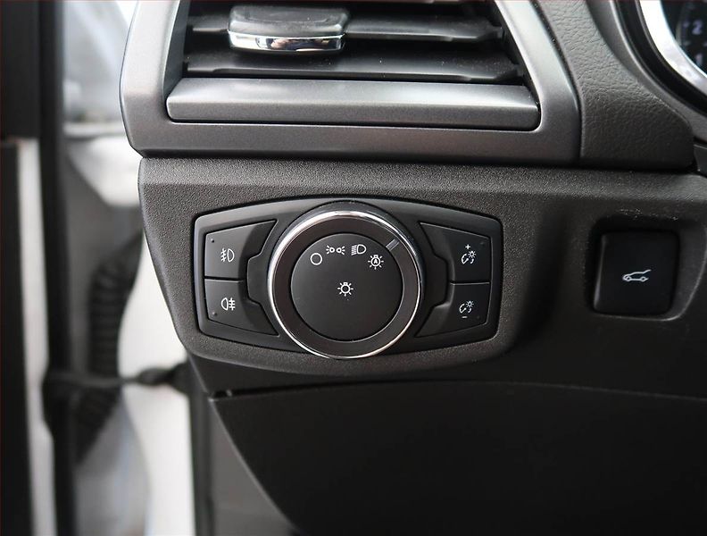 Ford Mondeo (2016) 2.0 EcoBoost, Automat, Kůže - fotka 25 z 26