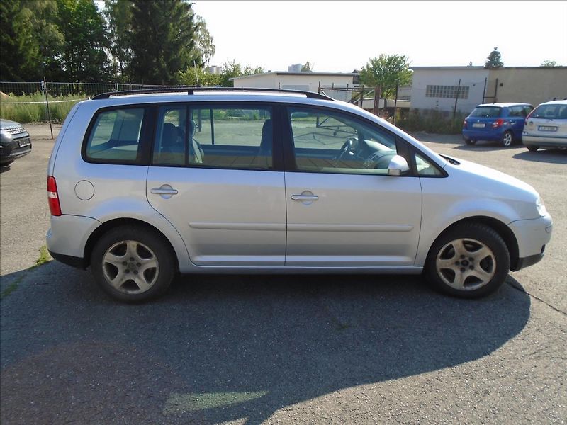 Volkswagen Touran 1,9   1,9,TDI-77KW-BEZ DPF - fotka 5 z 19