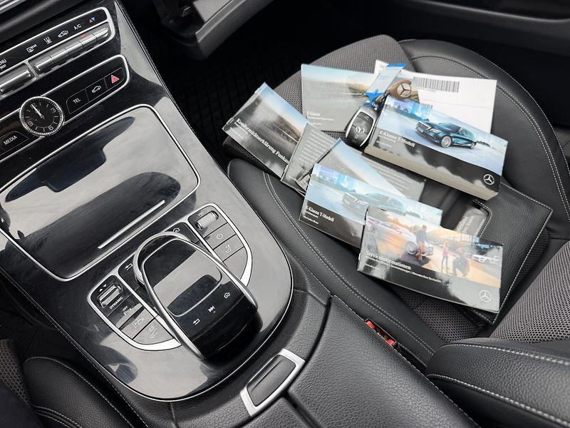 Mercedes-Benz Třídy E Kombi E 300De hybrid navigace  - fotka 18 z 23