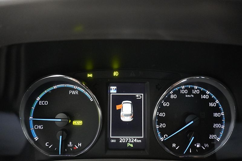 Toyota RAV4 2,5 HYBRID H3 4X2 AUT. - fotka 17 z 28