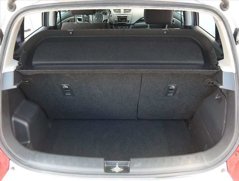 Suzuki Swift (2012) 1.2, Serv.kniha, Park. senzory - fotka 13 z 17