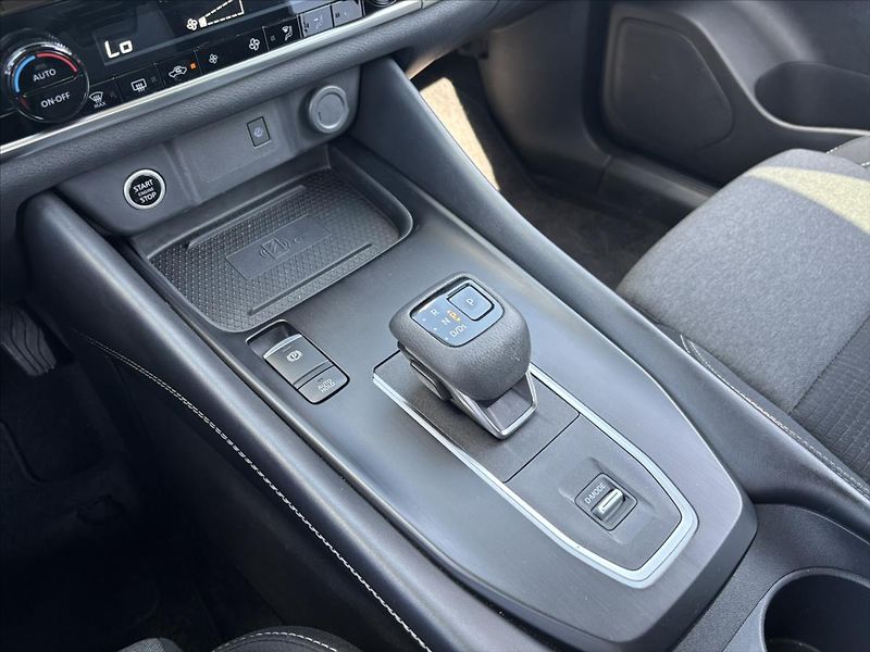 Nissan Qashqai 1,3 i AT N-Connecta - fotka 26 z 43