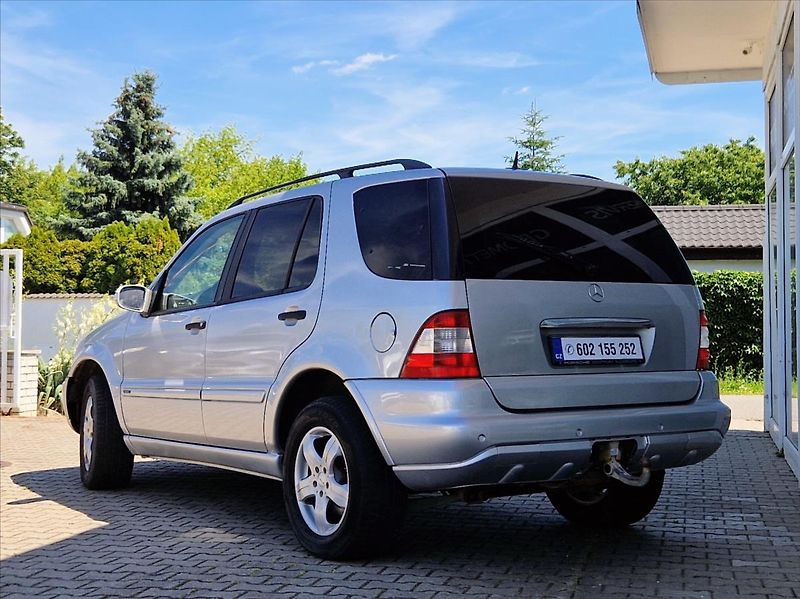 Mercedes-Benz Třídy M 2,7 CDI 120kW AUTO  ML 270 CDI - fotka 3 z 33
