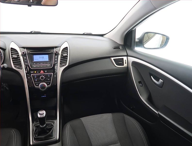 Hyundai i30 (2016) 1.6 CRDi, Tempomat - fotka 8 z 16