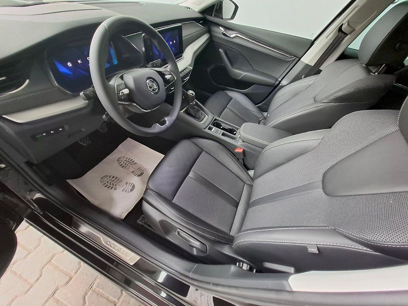 Škoda Octavia (2024) COMBI STYLE TD 85/2.0 M6F - fotka 38 z 40