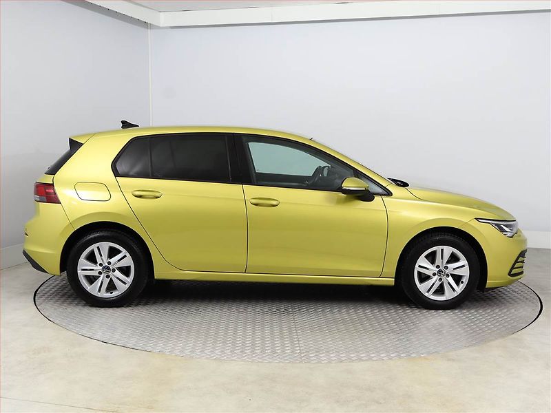 Volkswagen Golf (2021) 1.5 TSI - fotka 6 z 18