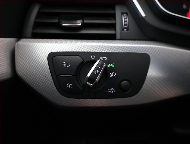 Audi A4 (2018) 2.0 TDI, 4X4, Automat - fotka 16 z 19