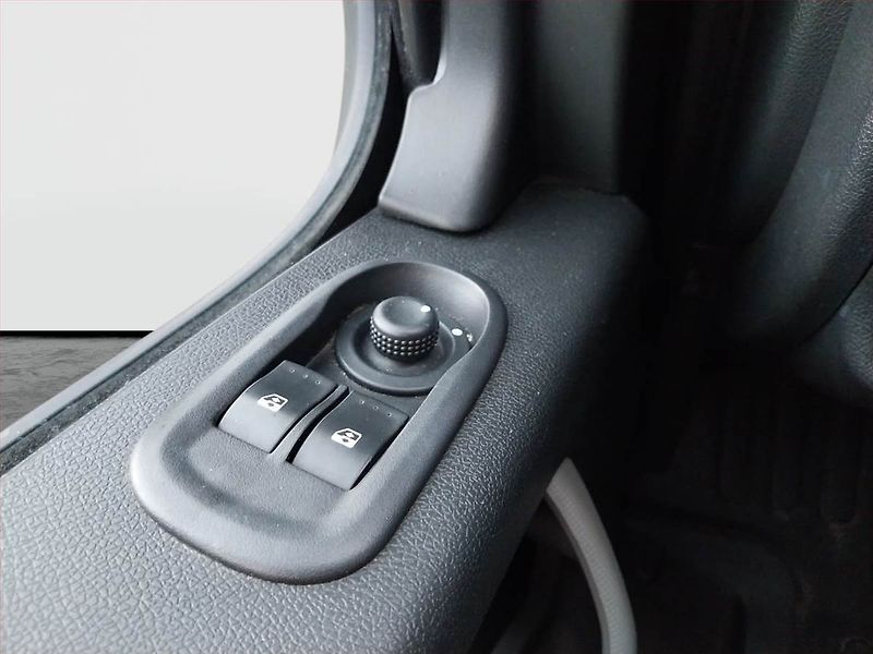 Opel Movano (2018) 2.3 CDTI, Skříň - fotka 15 z 17