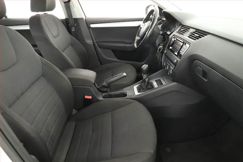 Škoda Octavia (2015) 1.6 TDI, Tempomat - fotka 7 z 11