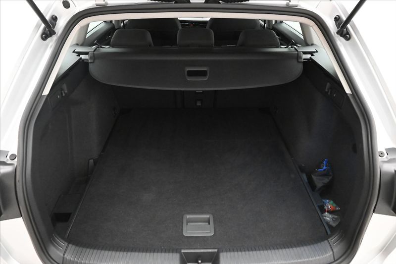 Volkswagen Golf 2,0 TDI 110 kW DSG Business Zá - fotka 10 z 29
