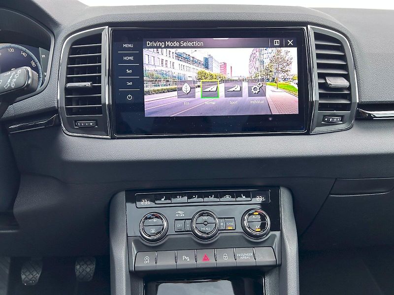 Škoda Karoq (2022) 1.5 TSI Style Extra COLUMBUS,M - fotka 22 z 35