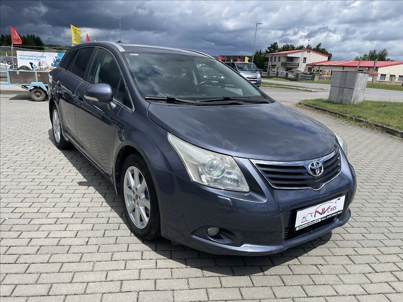Toyota Avensis 2,0 D-4D 93 kw Klima bez koroz - fotka 30 z 30