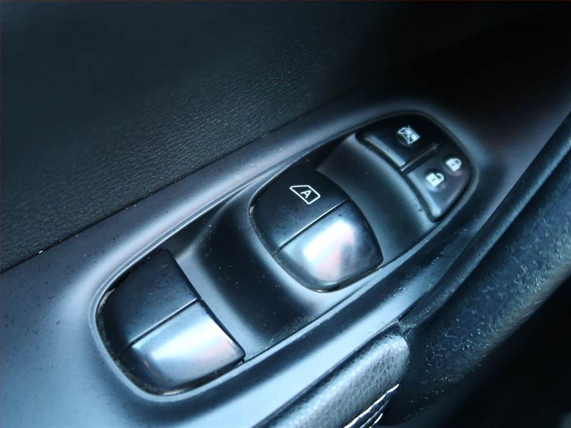 Nissan Qashqai (2015) Acenta 1.6 DIG-T, LPG - fotka 16 z 17