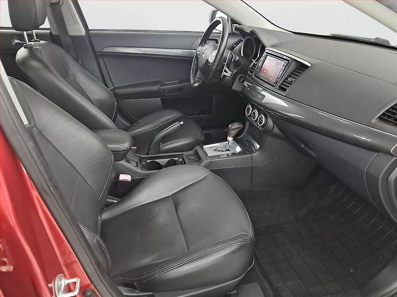 Mitsubishi Lancer (2009) 1.8 MIVEC, Automat, Navi - fotka 9 z 19