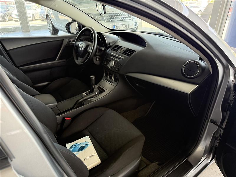 Mazda 3 1,6   77kW,SENZORY - fotka 9 z 21