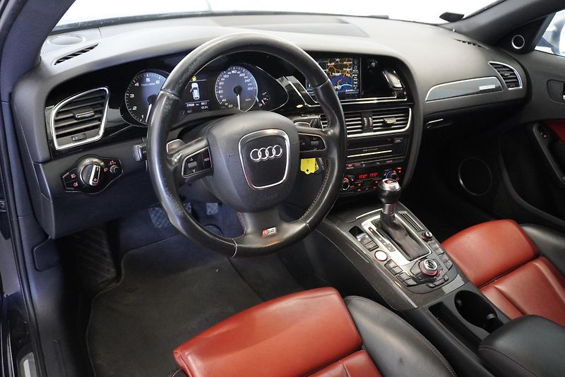 Audi S4 3.0 TFSI 333PS QUATTRO AUTOMAT - fotka 15 z 36