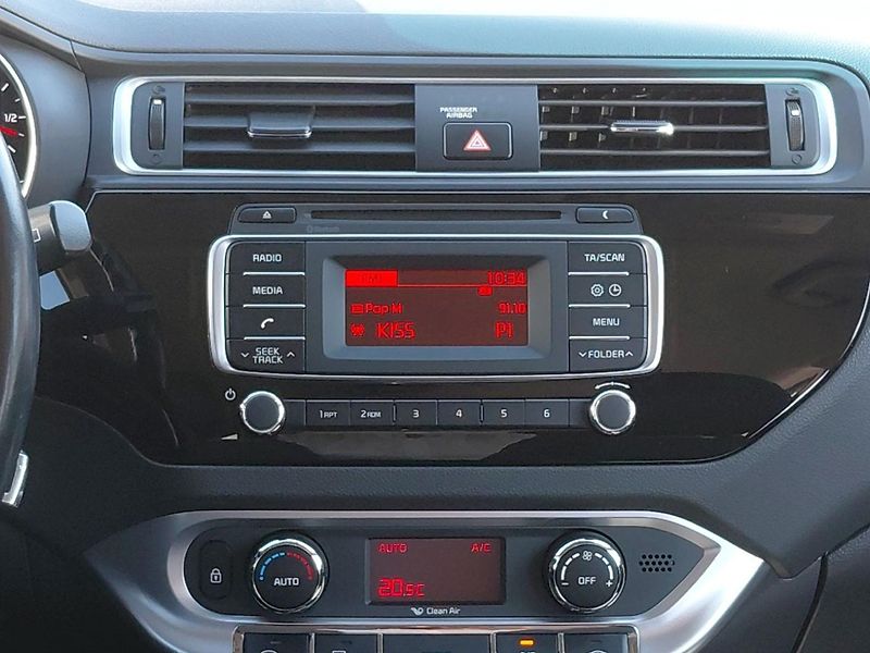 Kia Rio (2016) 1,25 CVVT 61 kW TOP - fotka 18 z 24