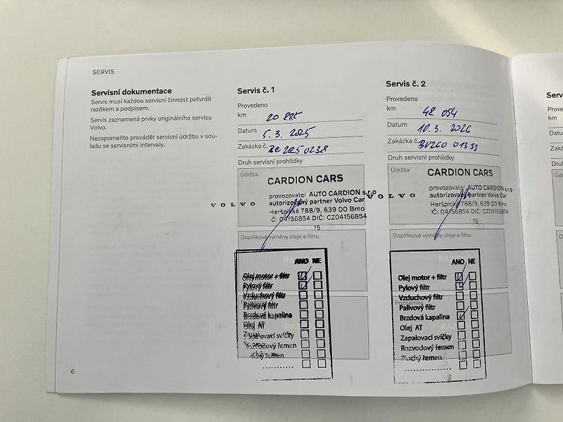 Volvo XC60 B4 AWD PLUS DARK AT8, ČR - fotka 41 z 41