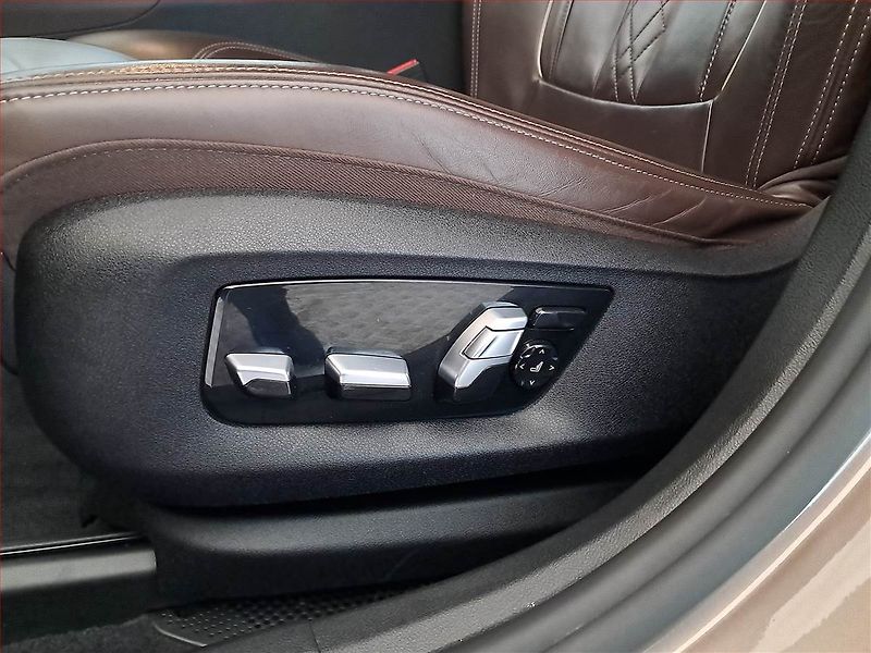 BMW Řada 6 (2018) Luxury Line 640i xDrive GT - fotka 17 z 25