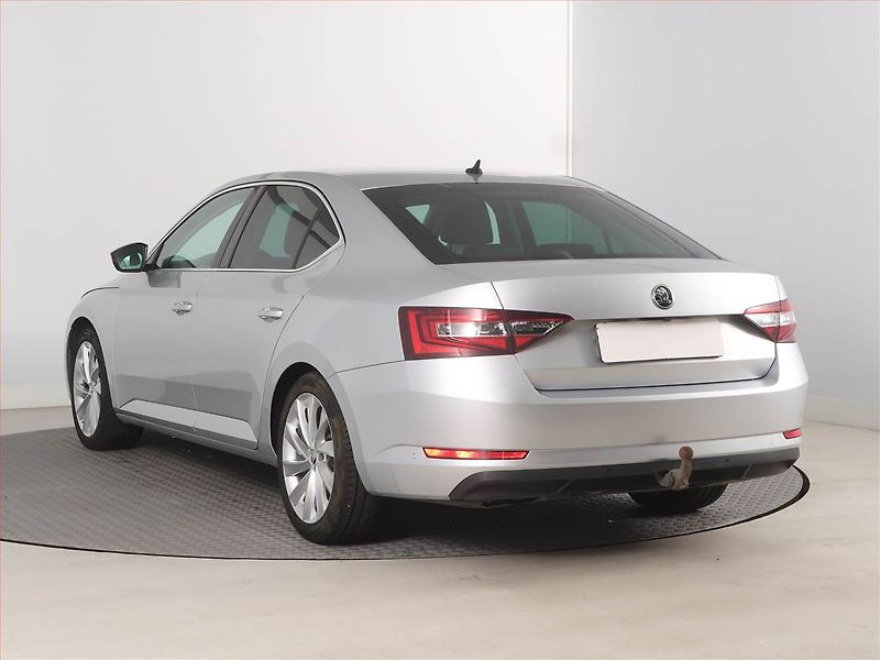 Škoda Superb (2016) Laurin&Klement 2.0 TDI - fotka 4 z 21