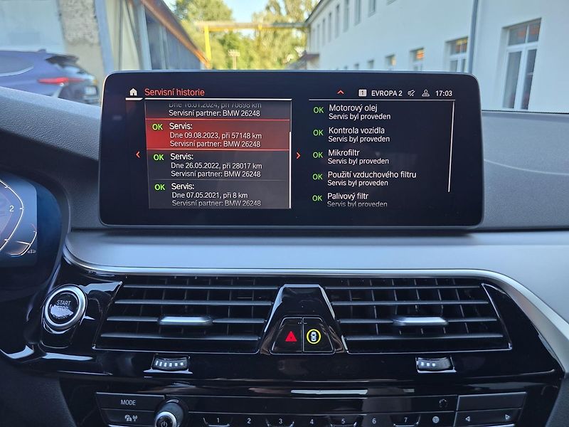 BMW Řada 5 210kW XDRIVE HEADup - DPH - fotka 38 z 53