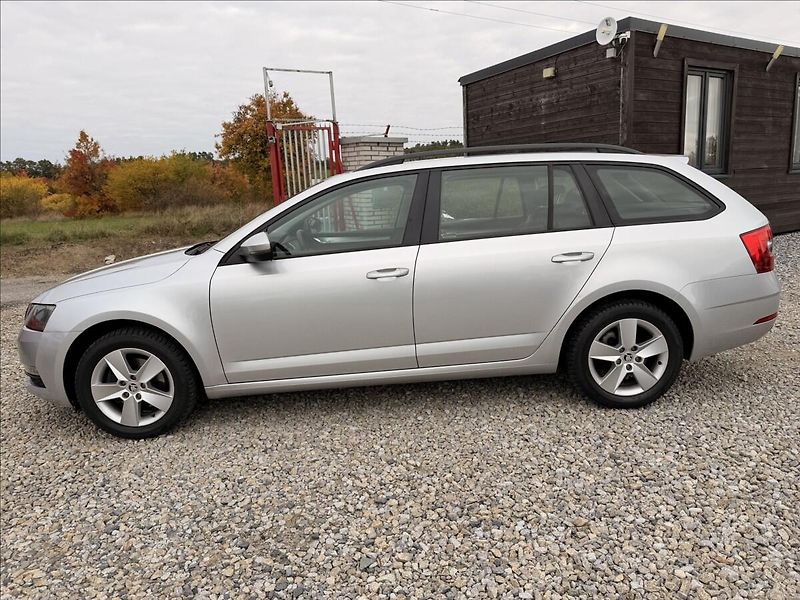 Škoda Octavia 2,0 TDI 110kW 6KVALT - fotka 8 z 32