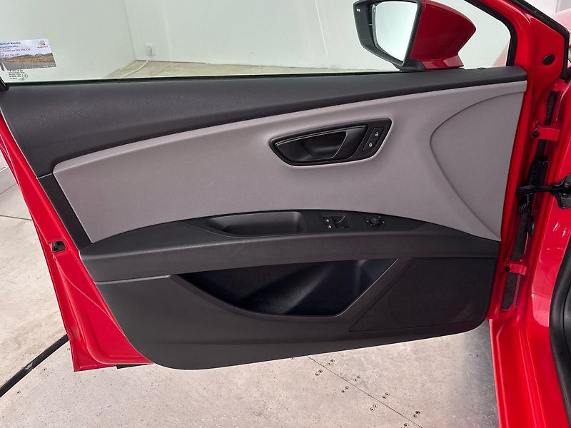 Seat Leon Reference - fotka 13 z 24