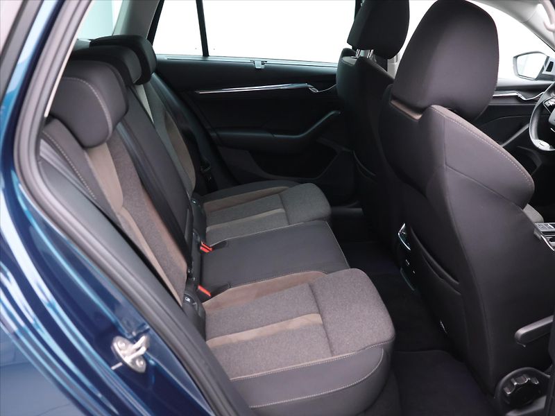 Škoda Octavia 2,0 TSI 140kW DSG Scout DPH - fotka 12 z 30