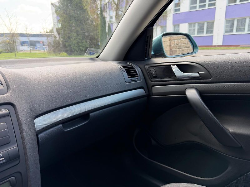 Škoda Octavia 1.9TDI 1.majitel / bez koroze - fotka 26 z 27