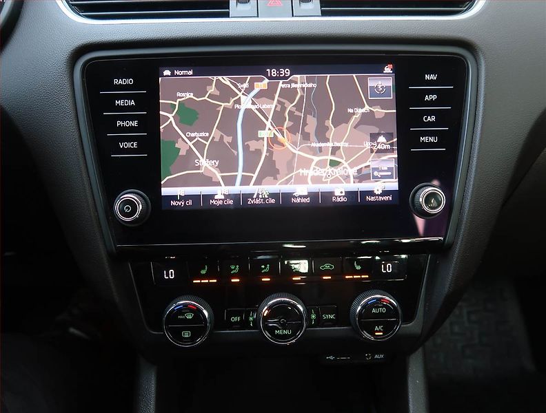 Škoda Octavia (2017) Laurin&Klement 2.0 TDI, 4X4 - fotka 16 z 24