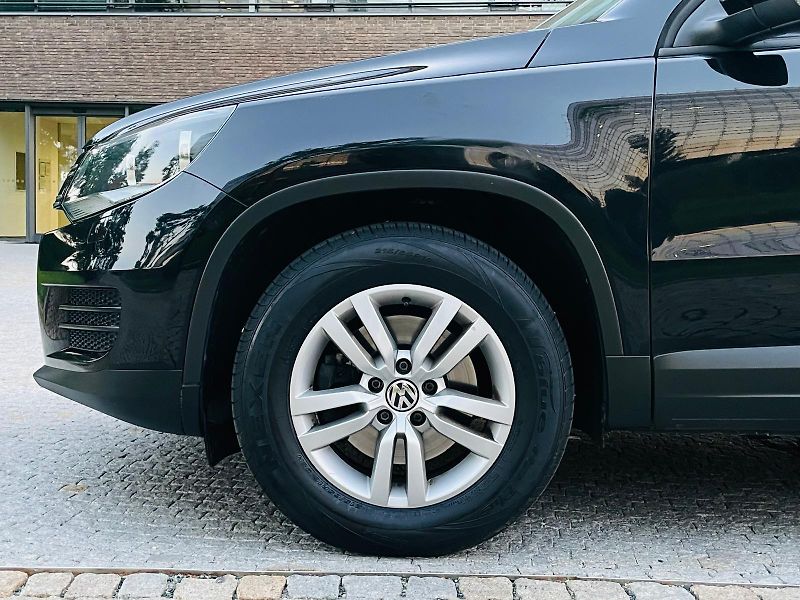 Volkswagen Tiguan 1.4TSI MANUÁL SERVISKA SENZORY - fotka 45 z 45