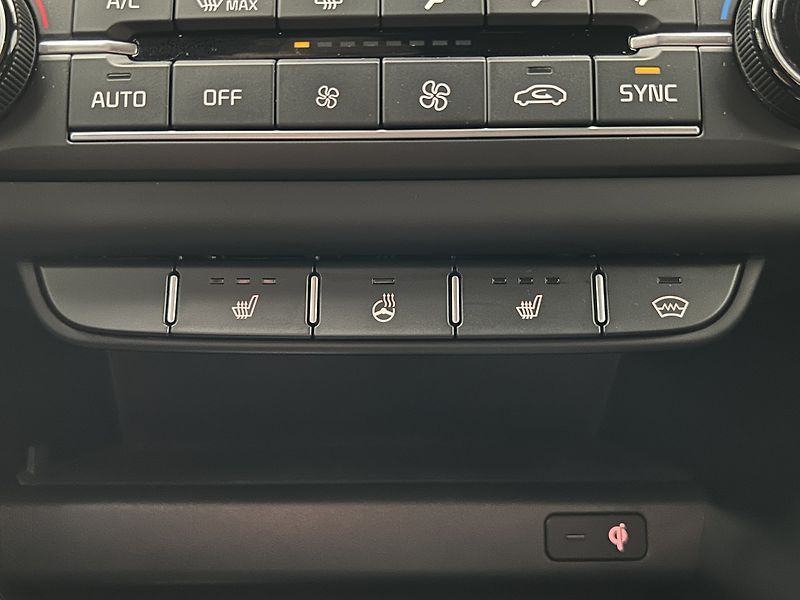 Kia ProCeed 1.5 T-GDi  GT LINE PLUS - fotka 17 z 29