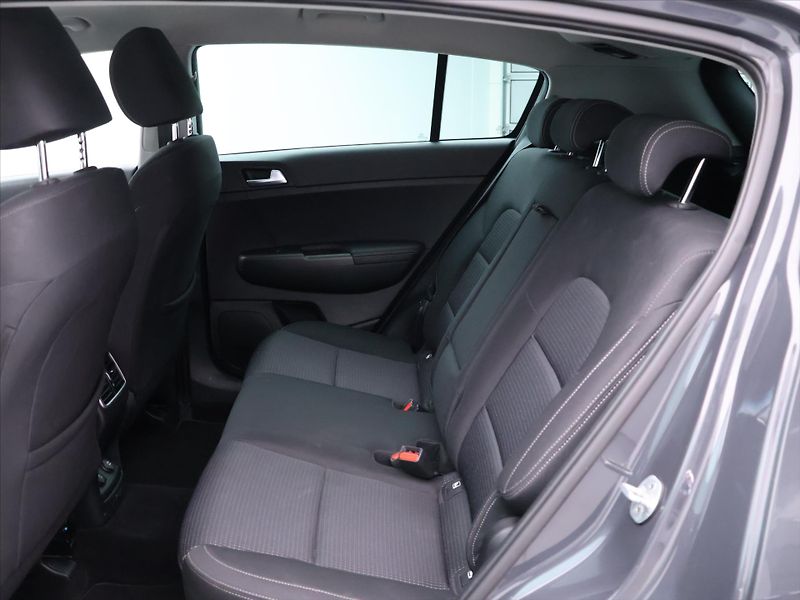 Kia Sportage 1,6 CRDI 100kW TOP Aut. DPH CZ - fotka 14 z 34