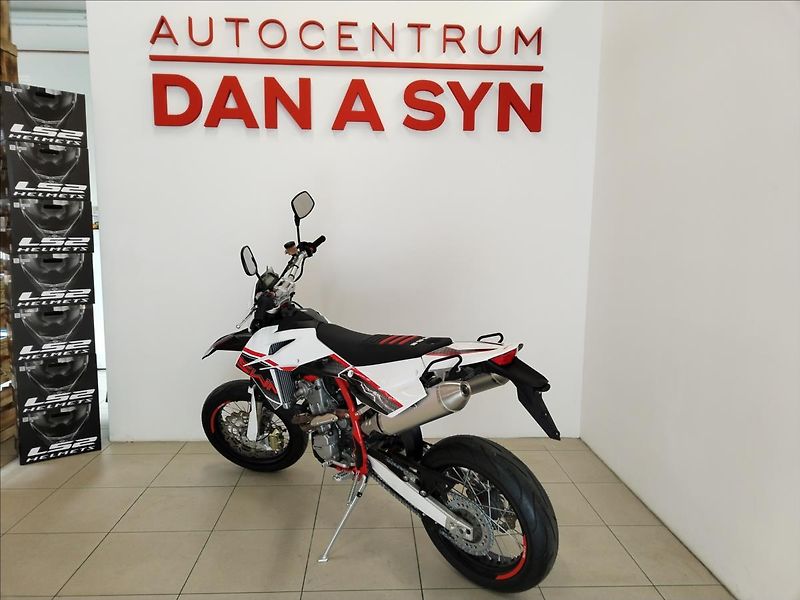 SWM SM 500 R Euro 5 White/Red   0, - fotka 4 z 15