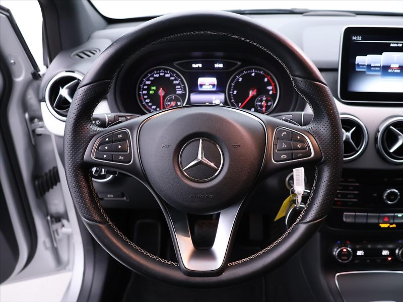 Mercedes-Benz Třídy B 1,5 CDI 80kW Aut. Urban Navi - fotka 19 z 37