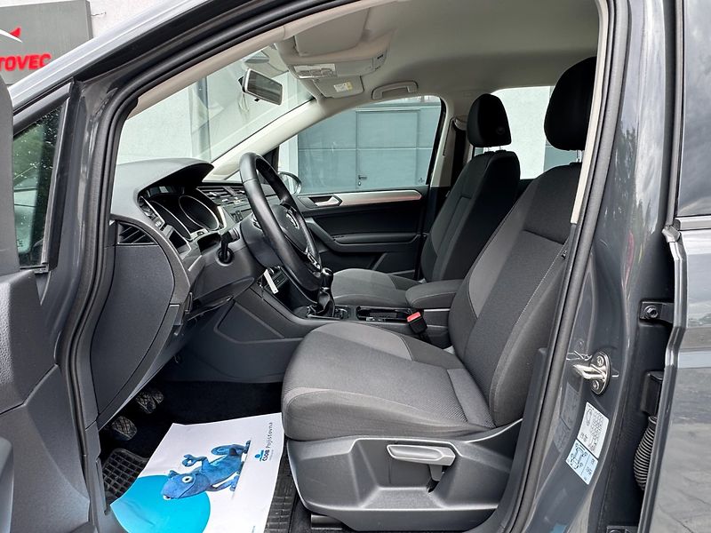 Volkswagen Touran (2018) 1.6 TDi - fotka 9 z 31