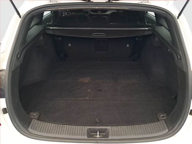 Hyundai i30 (2018) Go! 1.4 T-GDI, Navi, Tempomat - fotka 14 z 18