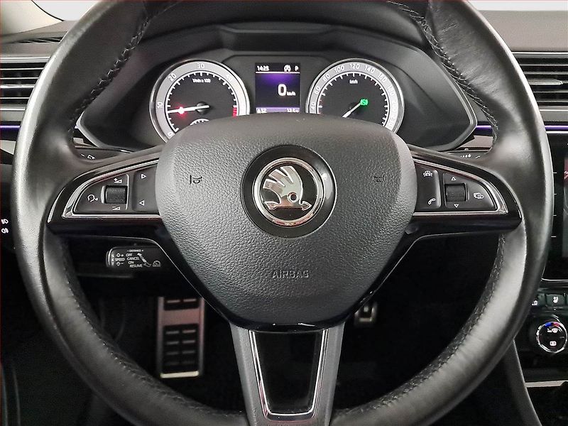 Škoda Superb (2018) Laurin&Klement 2.0 TDI - fotka 24 z 27