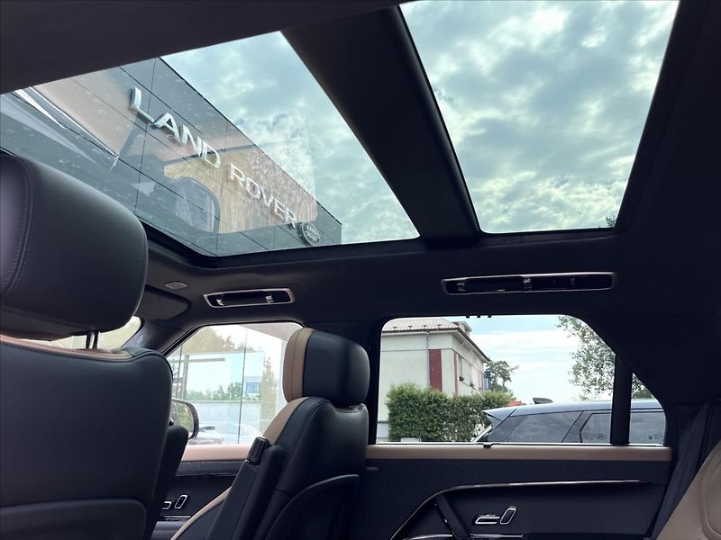 Land Rover Range Rover Sport 3,0 Autobiography D350 AWD - fotka 19 z 21