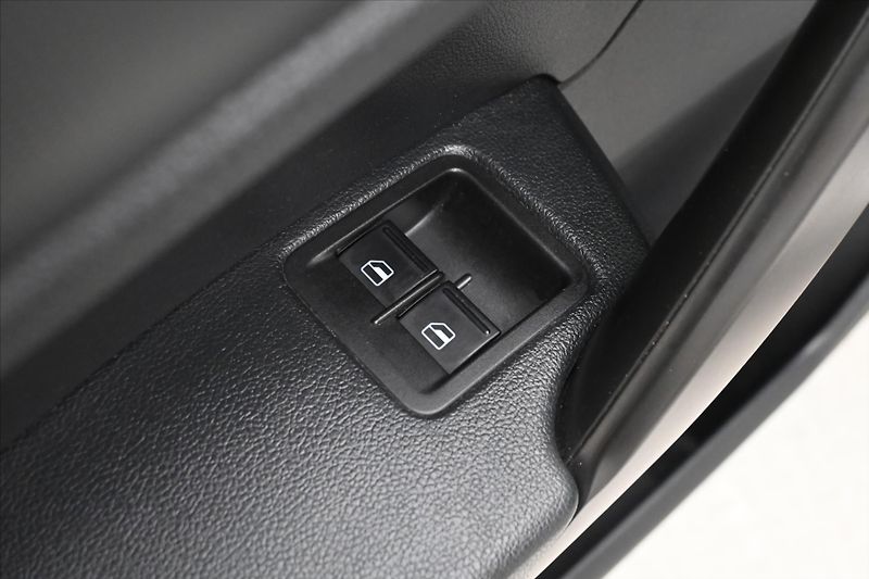 Volkswagen Caddy 2,0 TDI 75 kW MAXI KLIMA Záruk - fotka 23 z 27