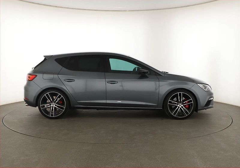 Seat Leon (2018) 2.0 TSI Cupra 300, CUPRA 300 - fotka 6 z 24