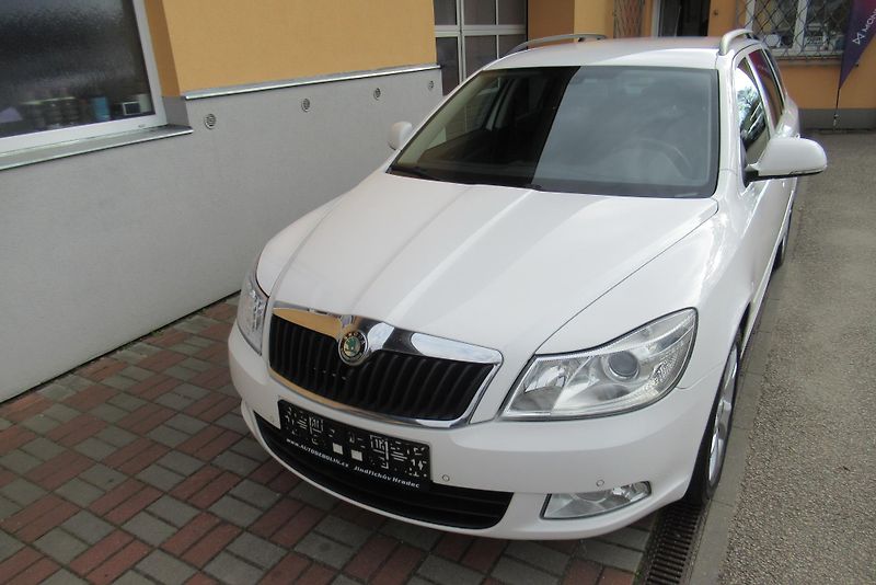 Škoda Octavia 1.6 TDi ELEGANCE AUT. KLIMA - fotka 8 z 20