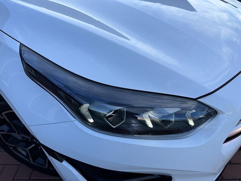 Kia Ceed (2022) 1.5i TGDi GT-Line Automat LED - fotka 36 z 49