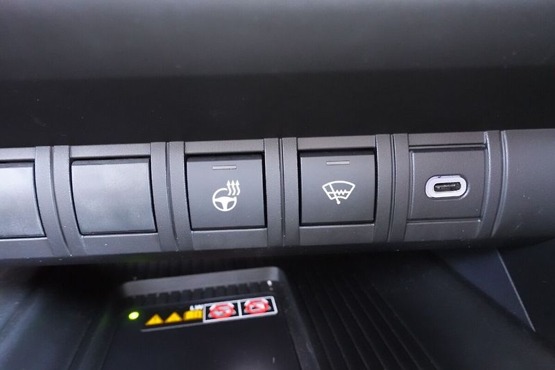 Toyota C-HR 2,0 PHEV Plug-in Style - fotka 22 z 33