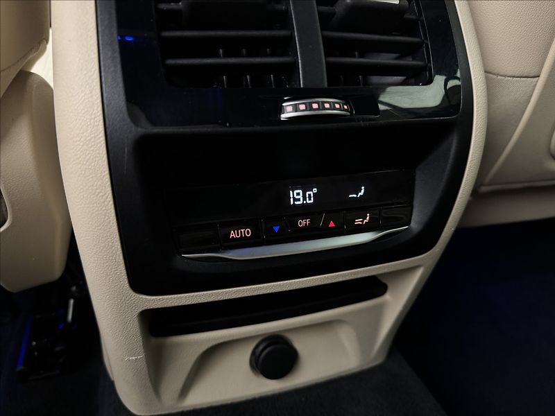 BMW X4 3,0 M40d DPH HUD 360° H/K CZ - fotka 42 z 49