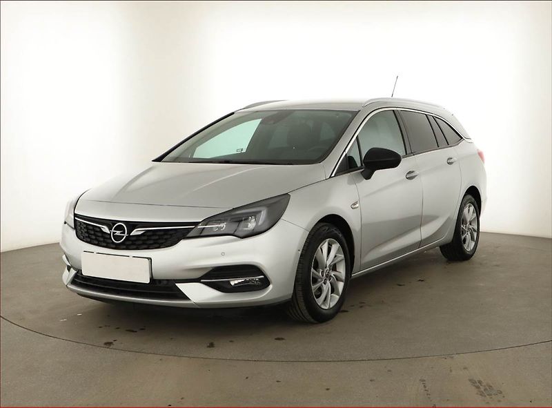Opel Astra (2022) 1.5 CDTI, Tempomat - fotka 2 z 18